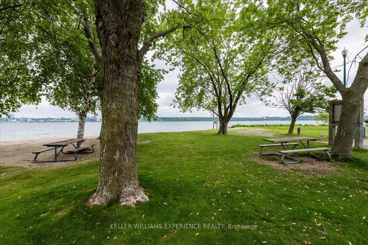 Photo 23 of 227 Southview Road, Barrie, South Shore — HOMEH