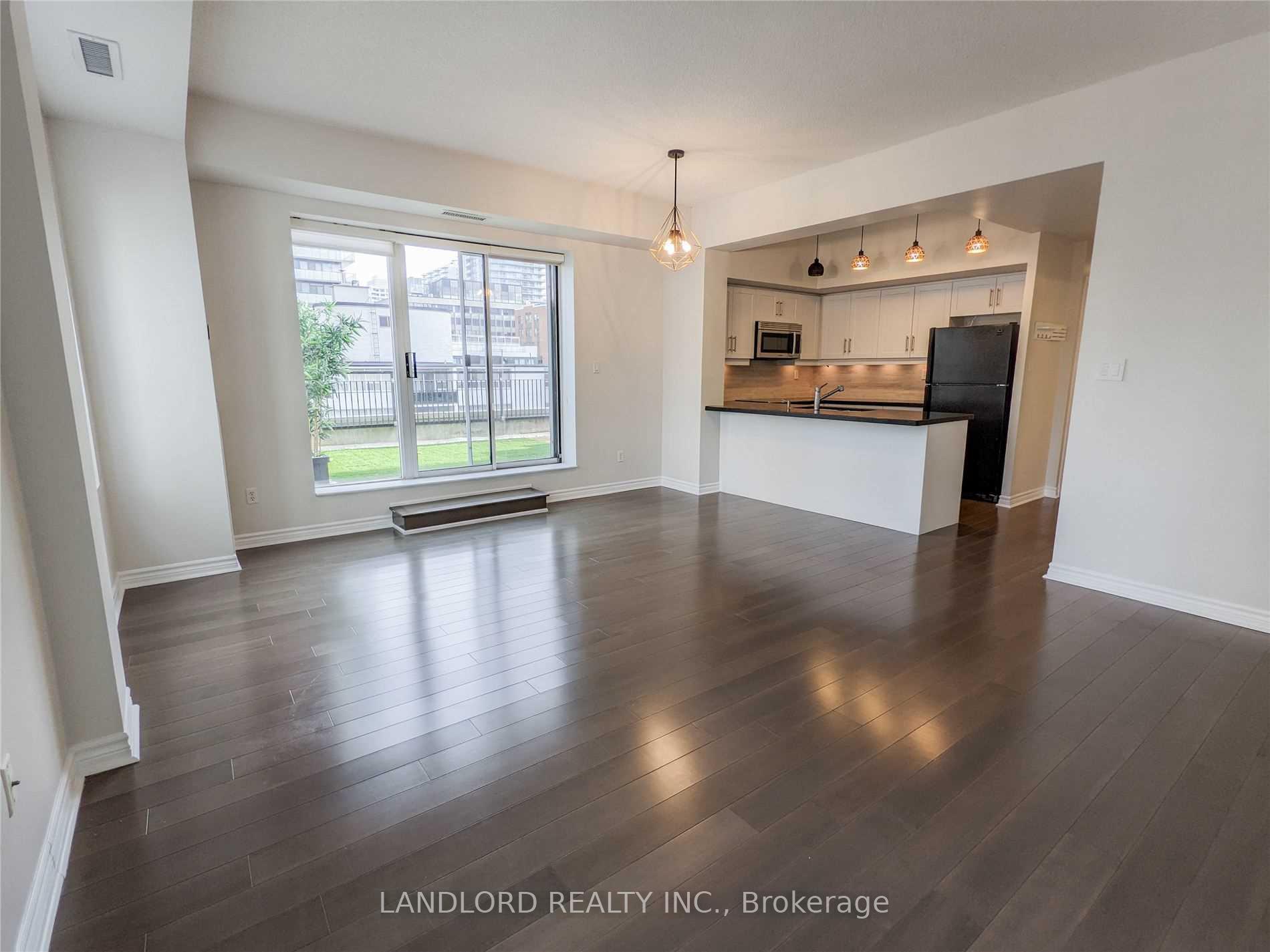 Photo 3 of Unit PH9, 188 Redpath Avenue, Toronto, Mount Pleasant West — HOMEH