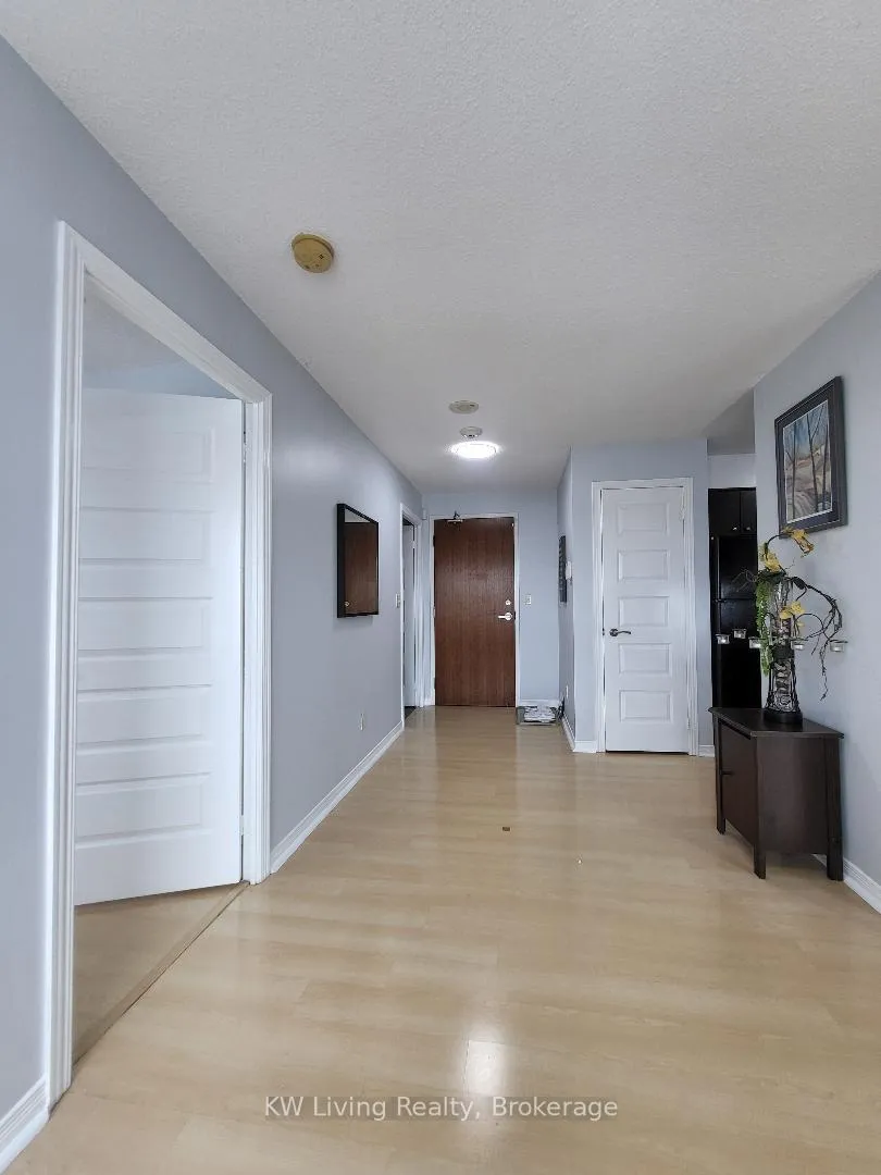 Photo 9 of Unit 810, 215 Queen Street E, Brampton, Queen Street Corridor — HOMEH