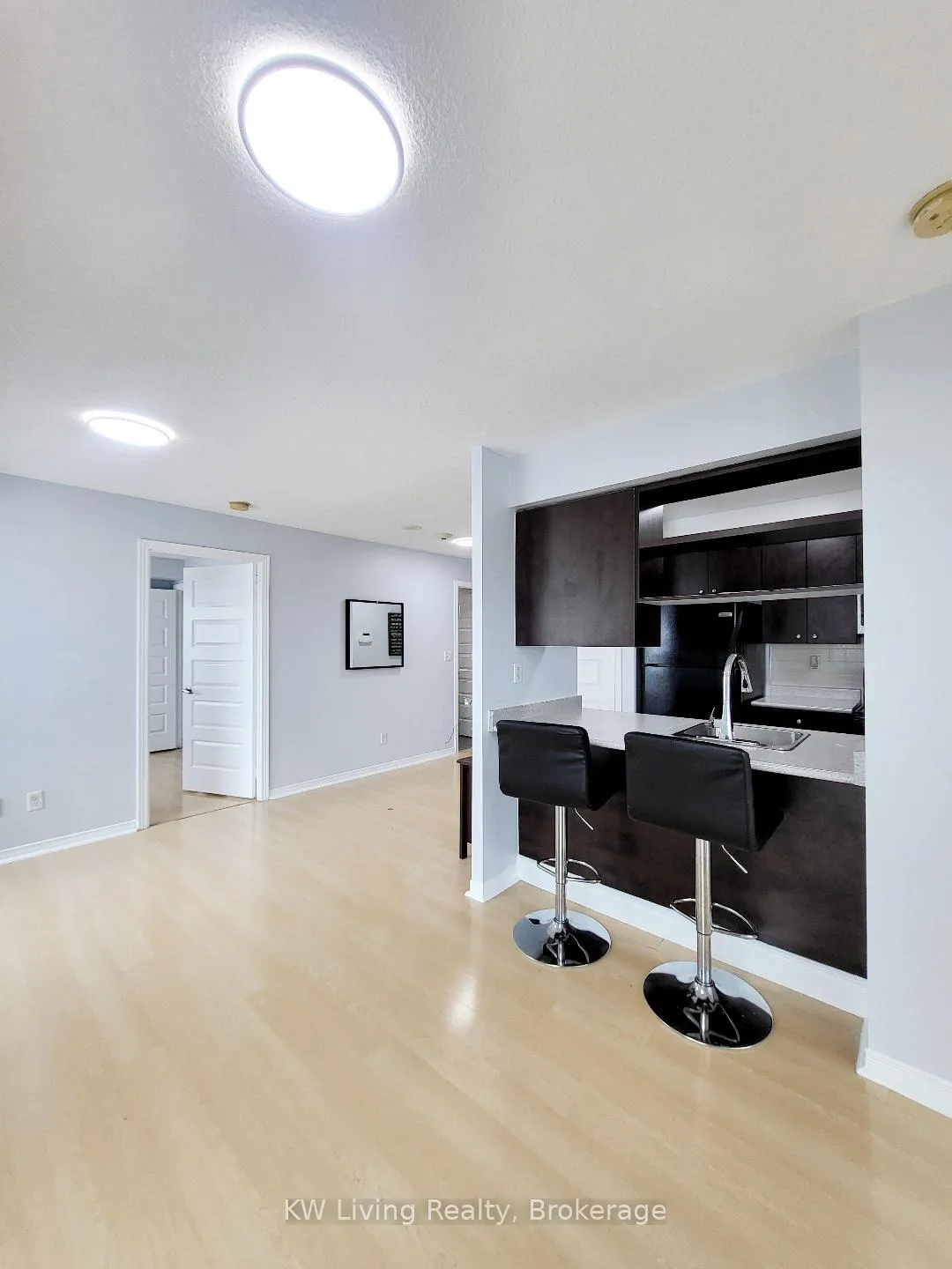 Photo 10 of Unit 810, 215 Queen Street E, Brampton, Queen Street Corridor — HOMEH