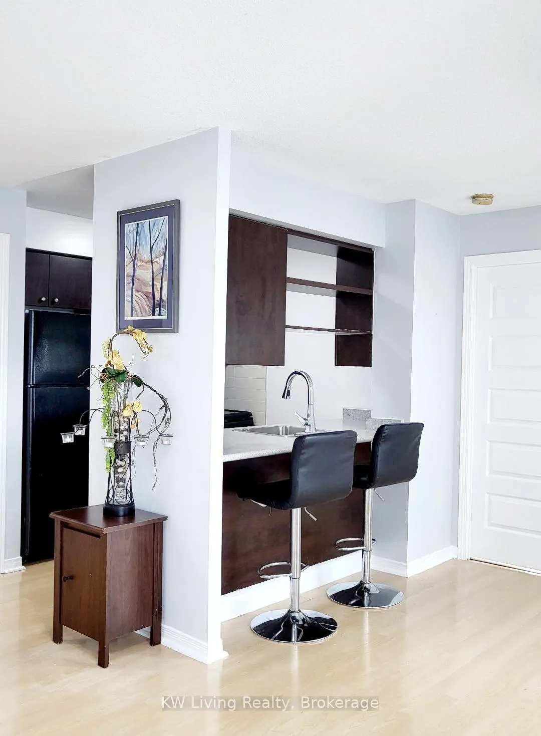 Photo 11 of Unit 810, 215 Queen Street E, Brampton, Queen Street Corridor — HOMEH