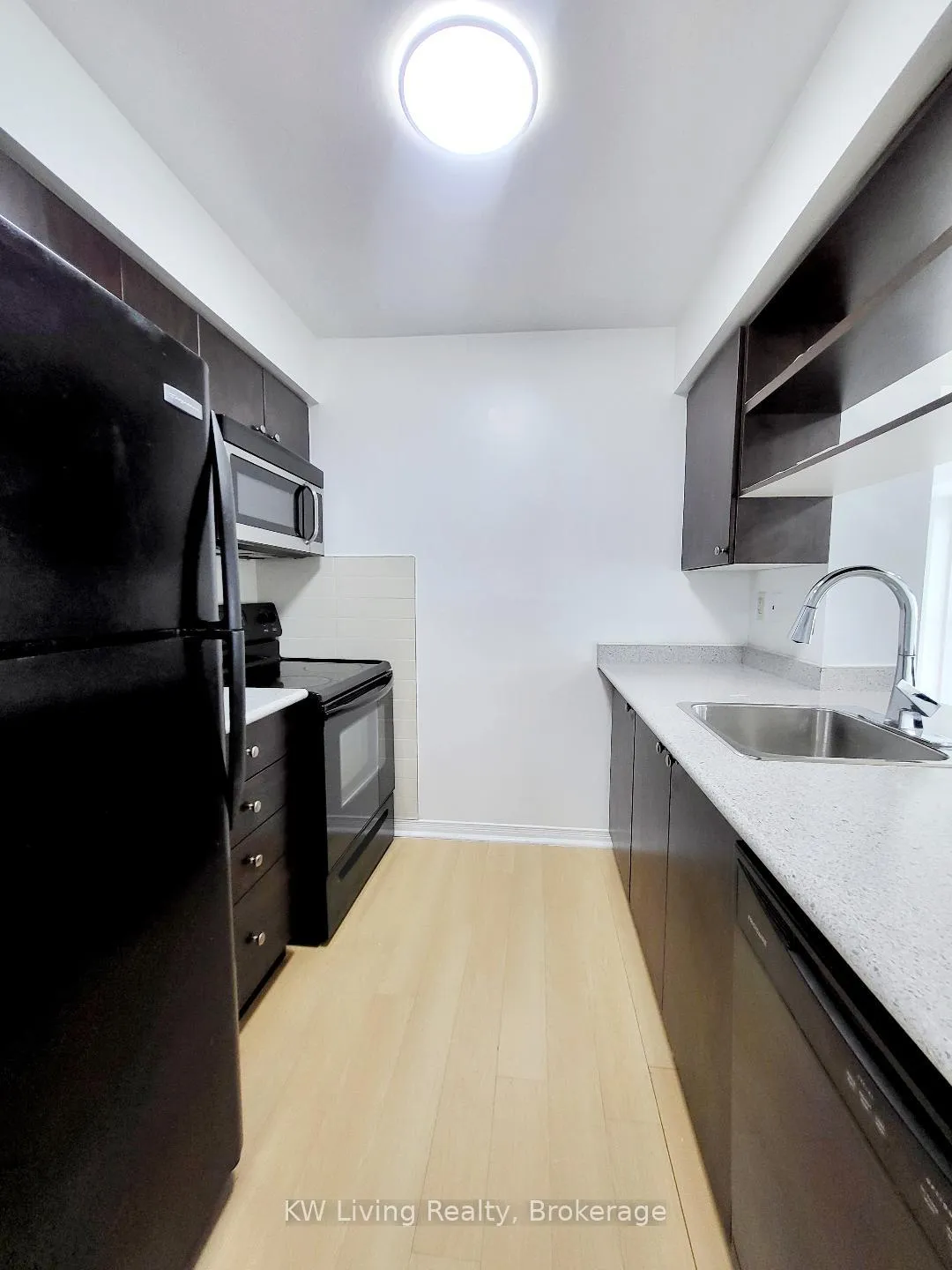 Photo 12 of Unit 810, 215 Queen Street E, Brampton, Queen Street Corridor — HOMEH