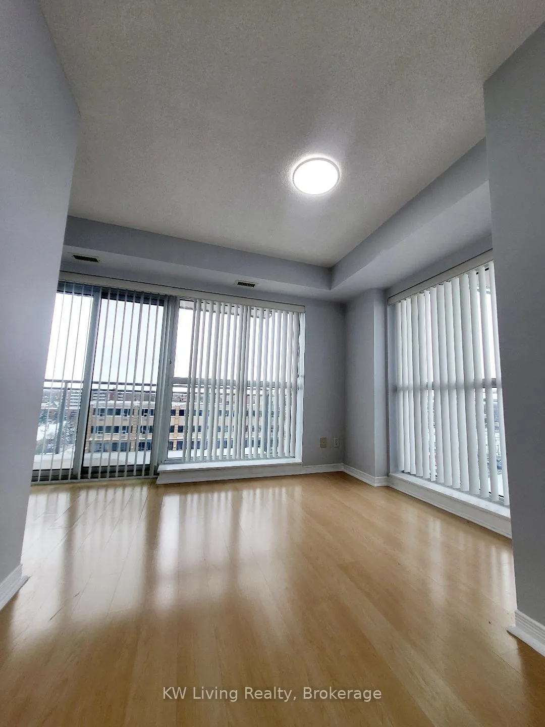 Photo 14 of Unit 810, 215 Queen Street E, Brampton, Queen Street Corridor — HOMEH
