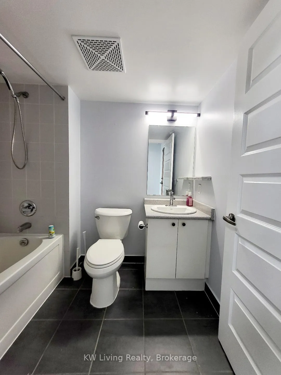 Photo 20 of Unit 810, 215 Queen Street E, Brampton, Queen Street Corridor — HOMEH