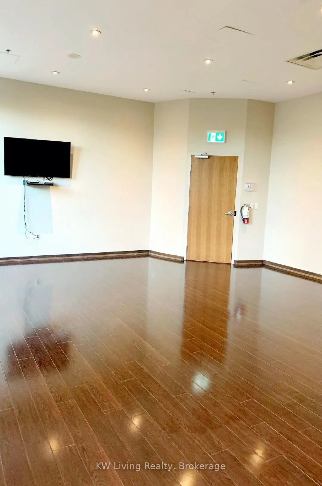 Photo 24 of Unit 810, 215 Queen Street E, Brampton, Queen Street Corridor — HOMEH