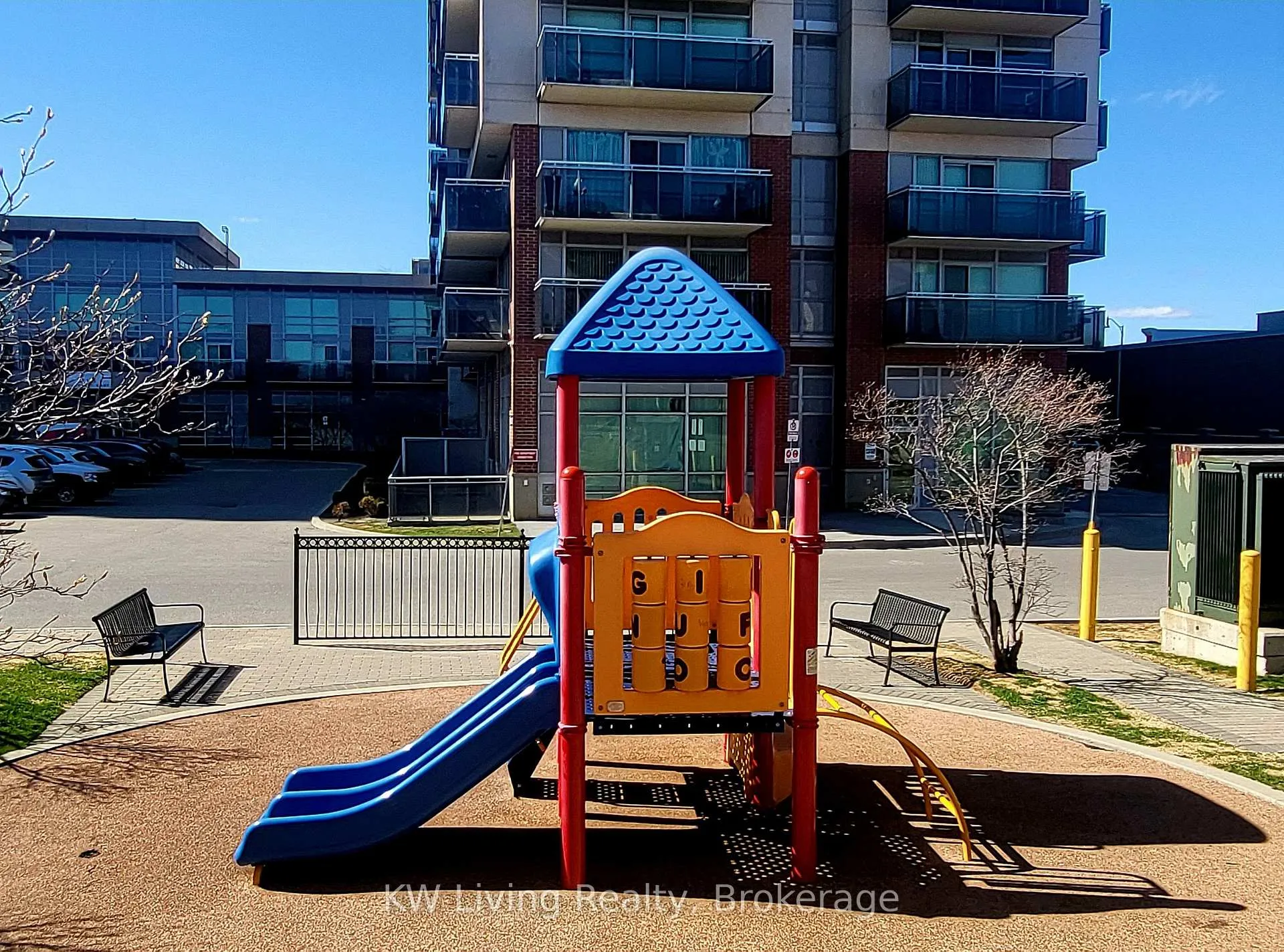 Photo 29 of Unit 810, 215 Queen Street E, Brampton, Queen Street Corridor — HOMEH