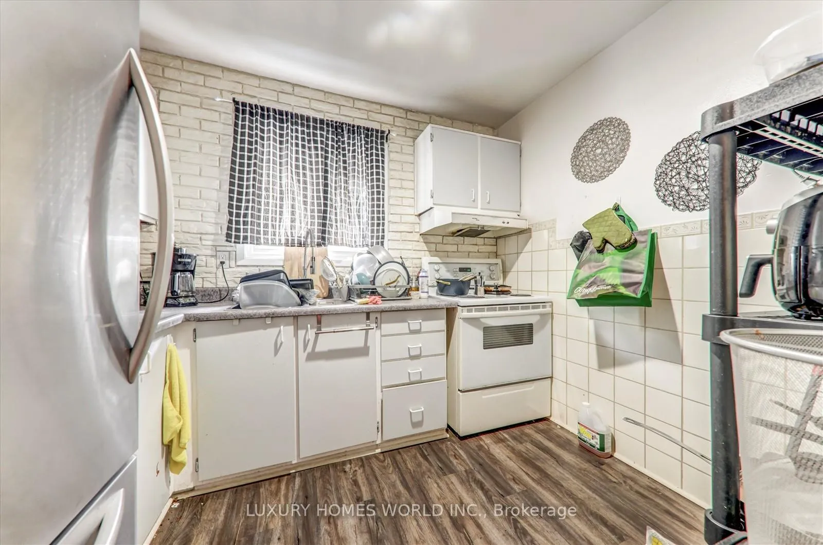 Photo 9 of 301 Archdekin Drive, Brampton, Madoc — HOMEH