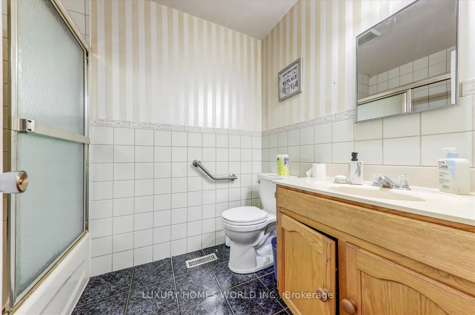 Photo 10 of 301 Archdekin Drive, Brampton, Madoc — HOMEH