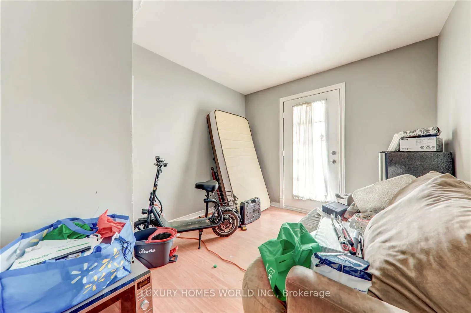 Photo 11 of 301 Archdekin Drive, Brampton, Madoc — HOMEH