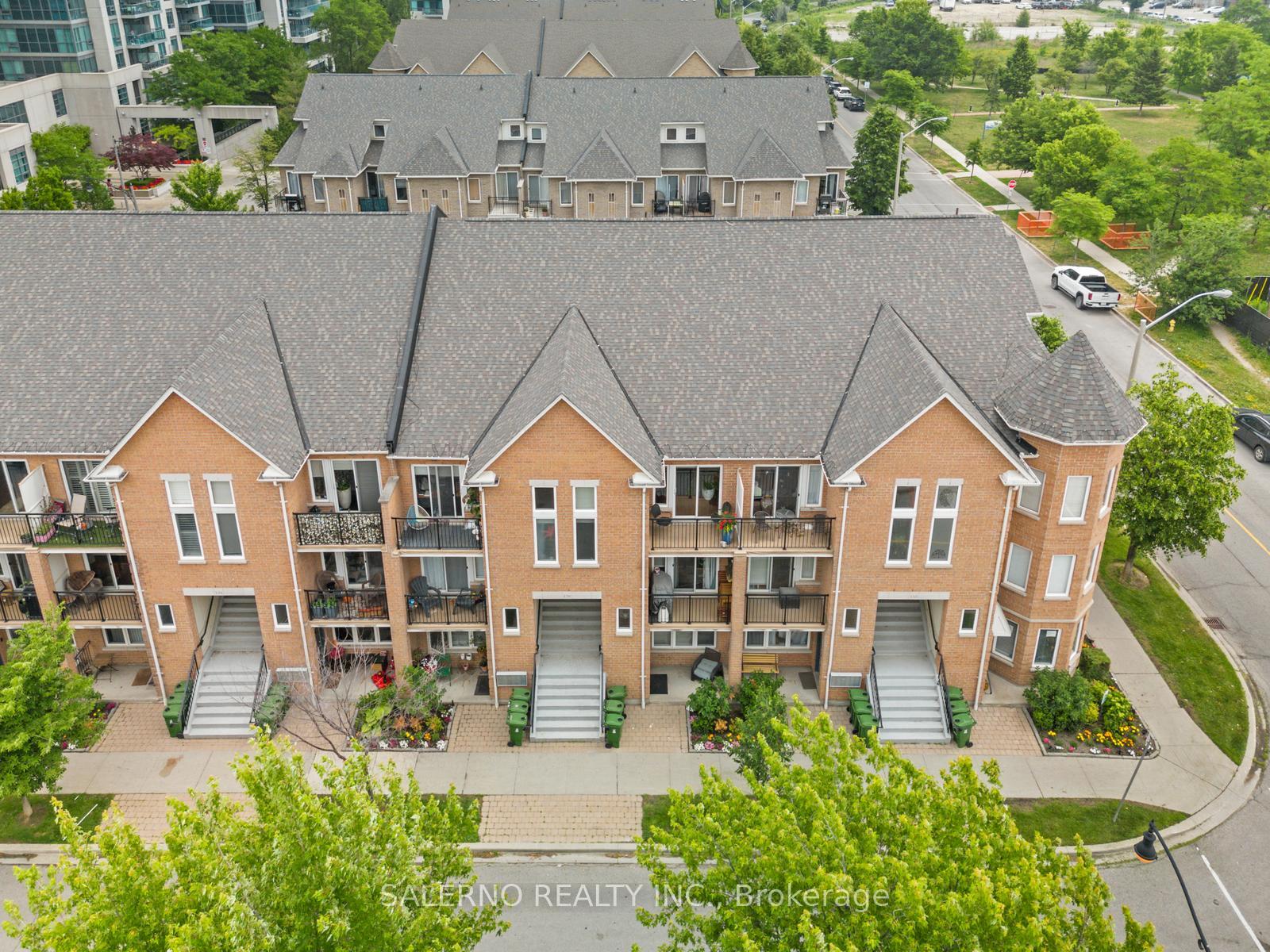 Photo 2 of Unit 302, 128 Aerodrome Crescent, Toronto, Thorncliffe Park — HOMEH