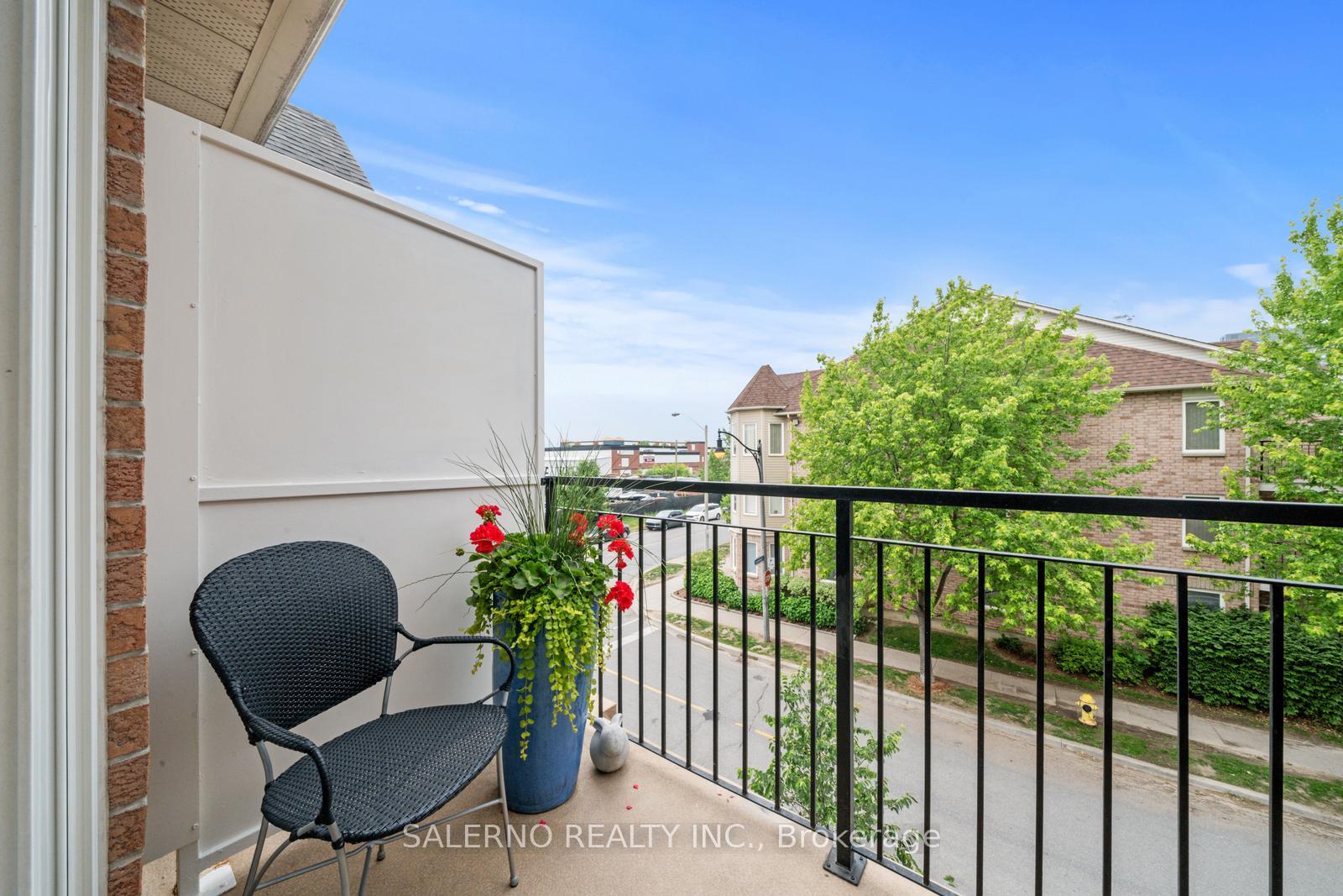 Photo 8 of Unit 302, 128 Aerodrome Crescent, Toronto, Thorncliffe Park — HOMEH