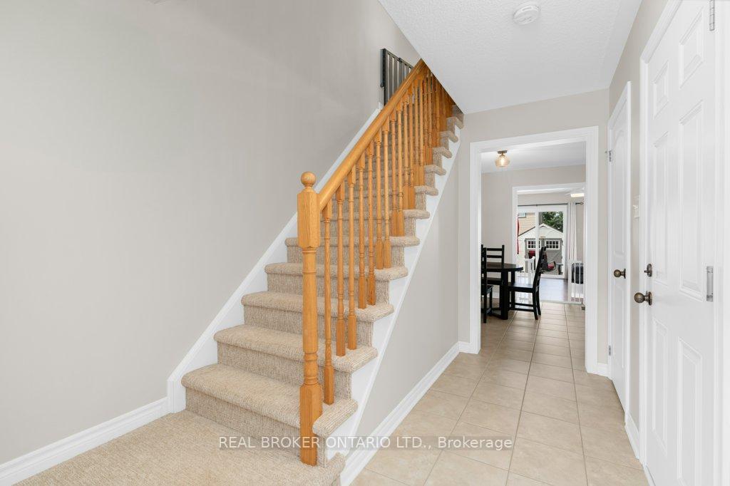 Photo 18 of 105 Banting Crescent, Essa, Angus — HOMEH