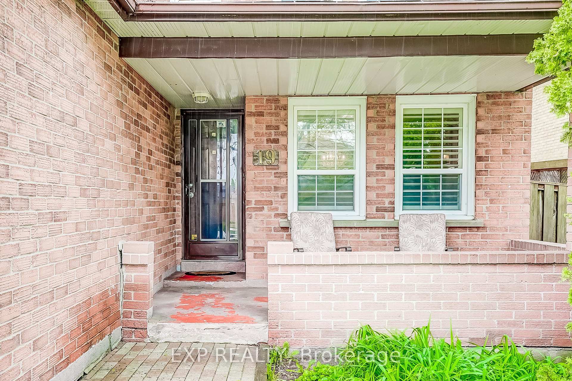 Photo 3 of 19 Blackburn Crescent, Ajax, Central — HOMEH