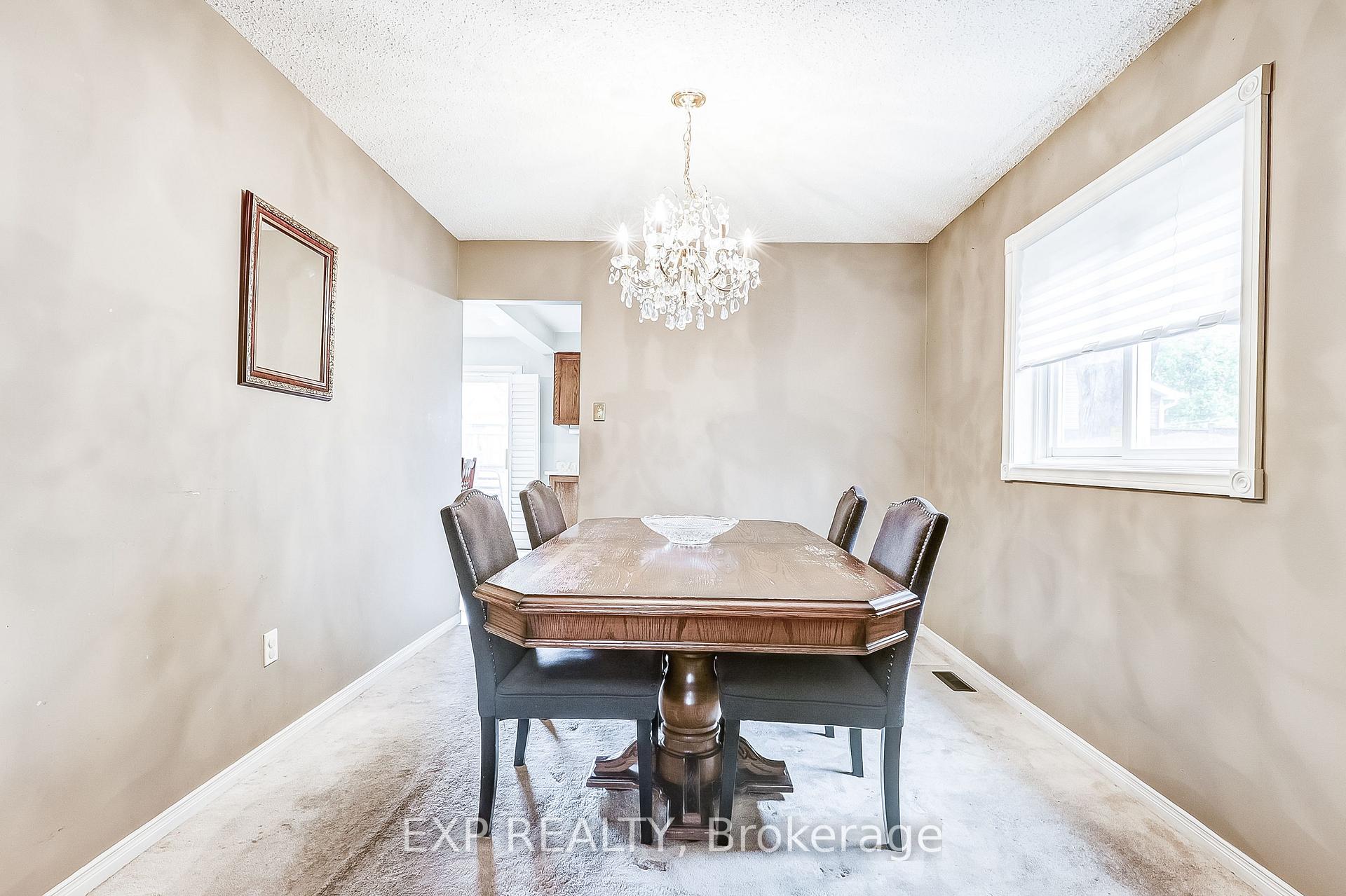 Photo 7 of 19 Blackburn Crescent, Ajax, Central — HOMEH