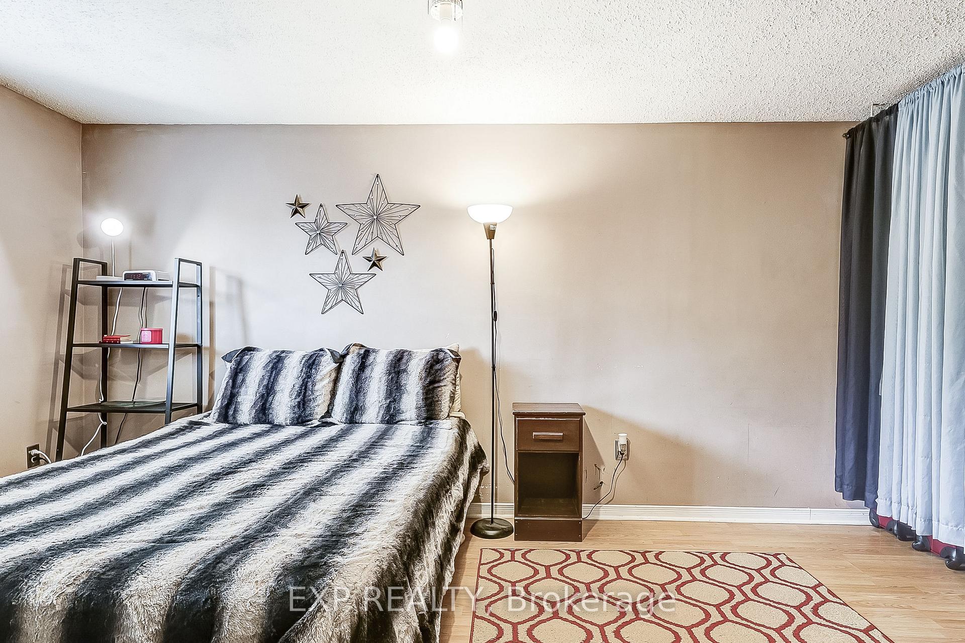 Photo 18 of 19 Blackburn Crescent, Ajax, Central — HOMEH