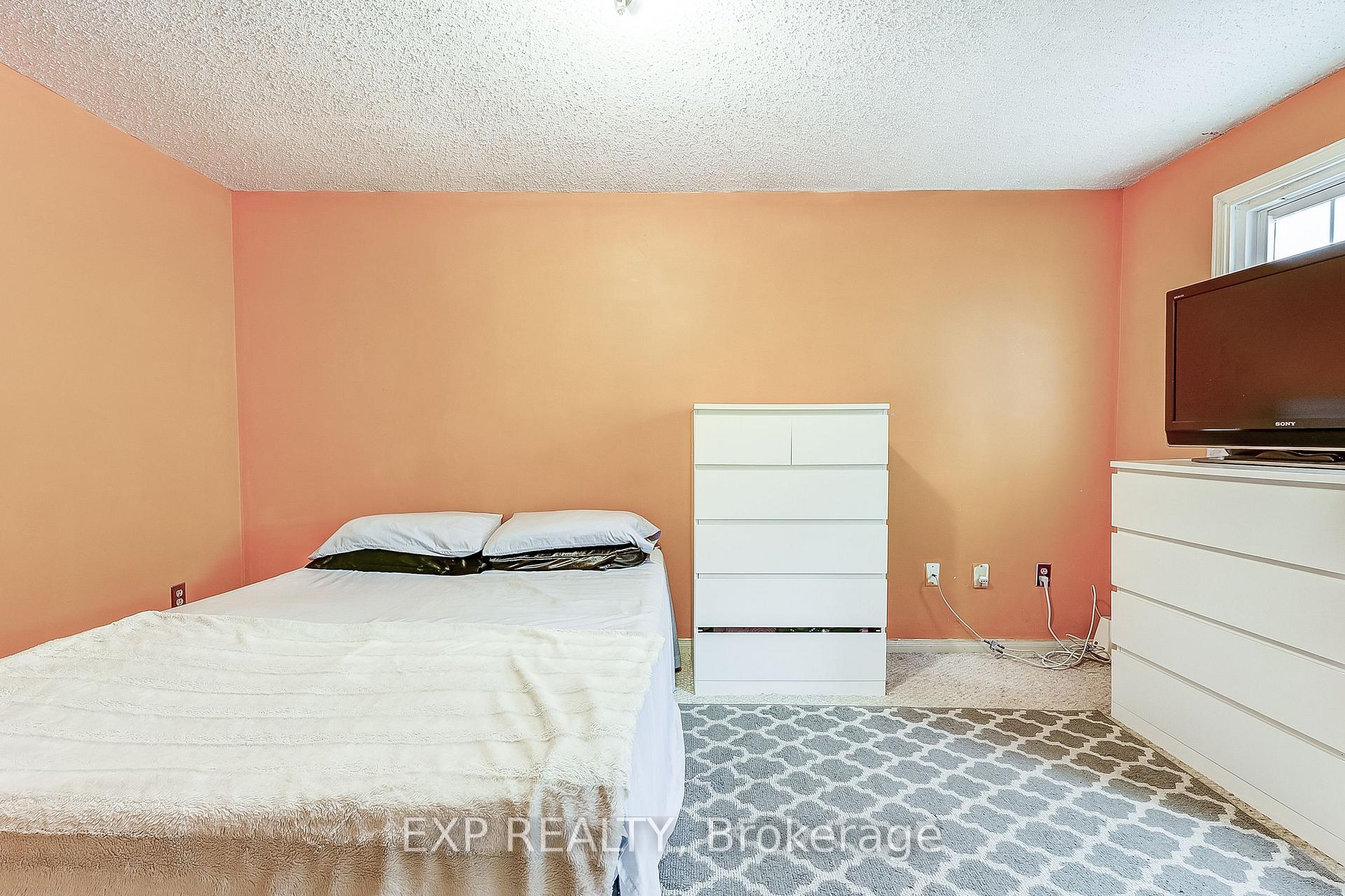 Photo 20 of 19 Blackburn Crescent, Ajax, Central — HOMEH