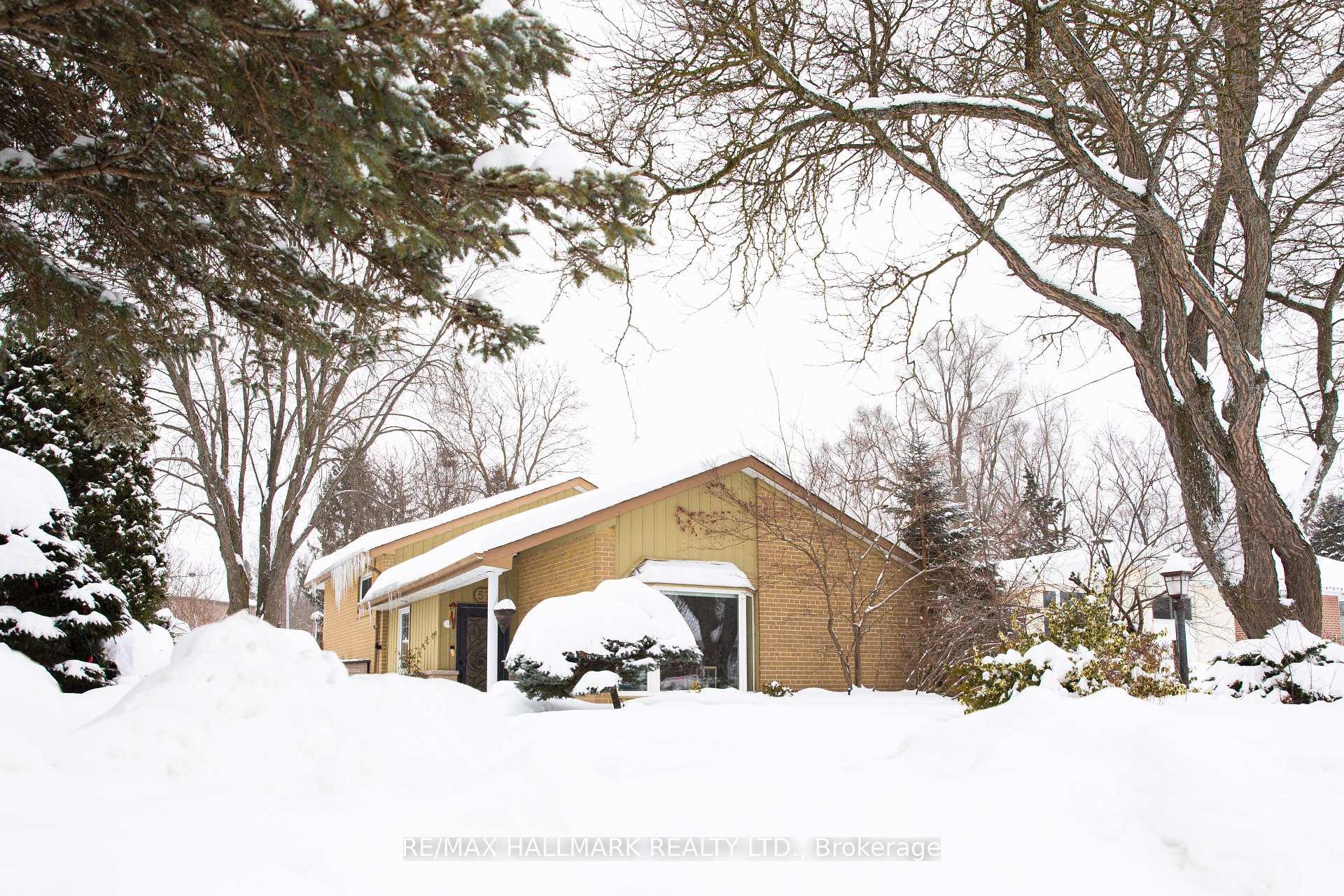 Photo 4 of 57 Richardson Drive, Aurora, Aurora Highlands — HOMEH
