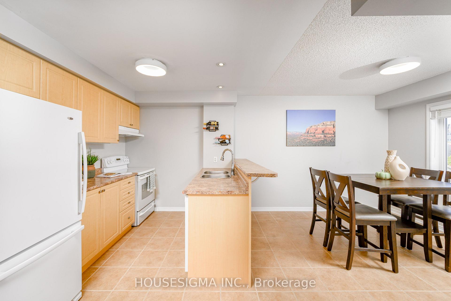 Photo 4 of Unit 206, 136 Aspen Springs Drive, Clarington, Bowmanville — HOMEH