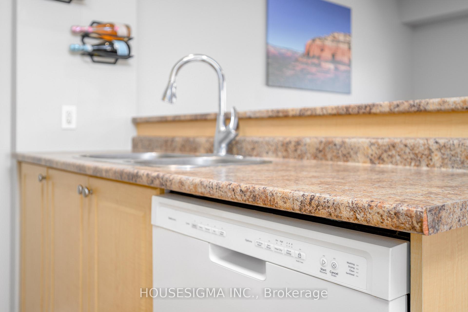Photo 8 of Unit 206, 136 Aspen Springs Drive, Clarington, Bowmanville — HOMEH