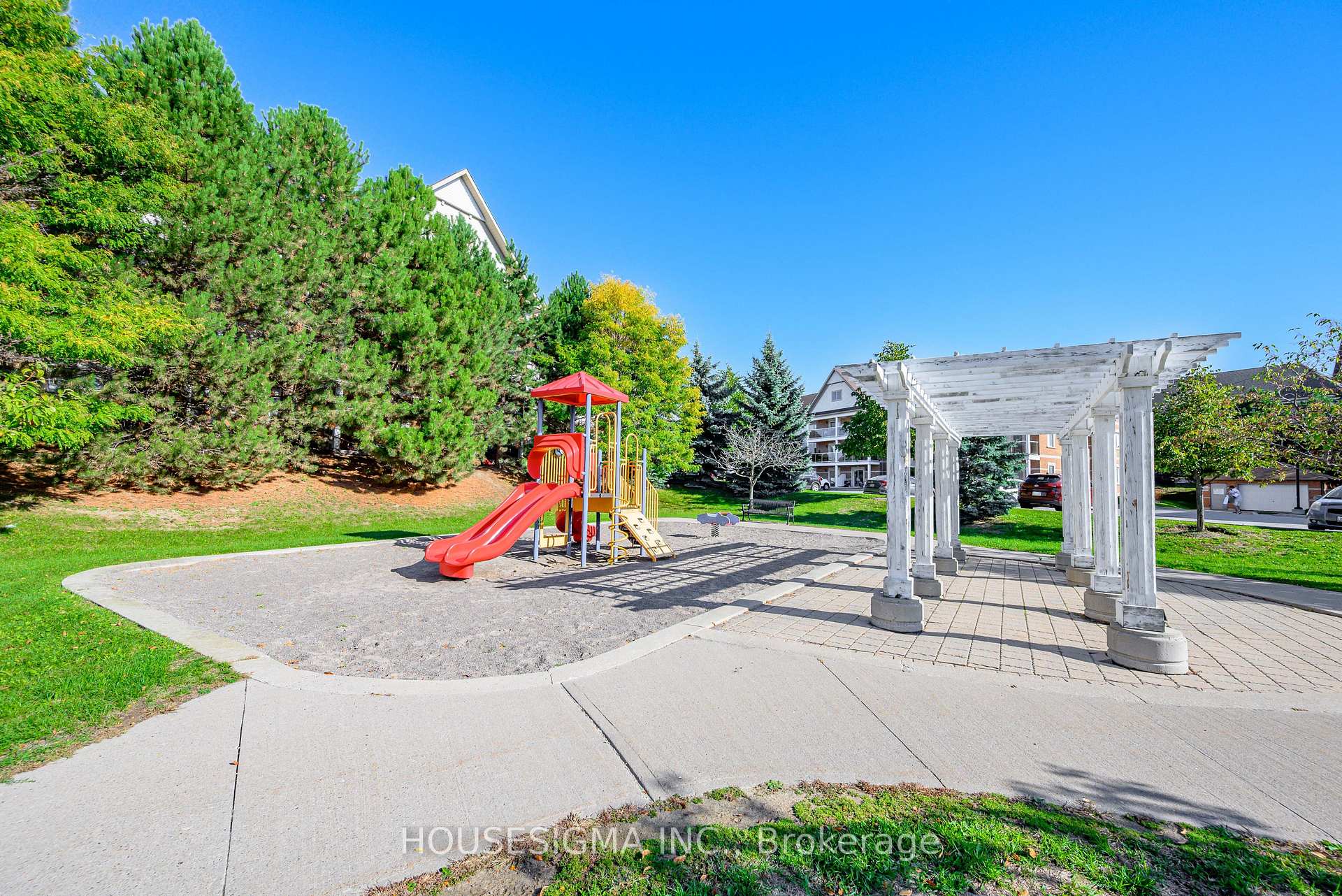 Photo 31 of Unit 206, 136 Aspen Springs Drive, Clarington, Bowmanville — HOMEH