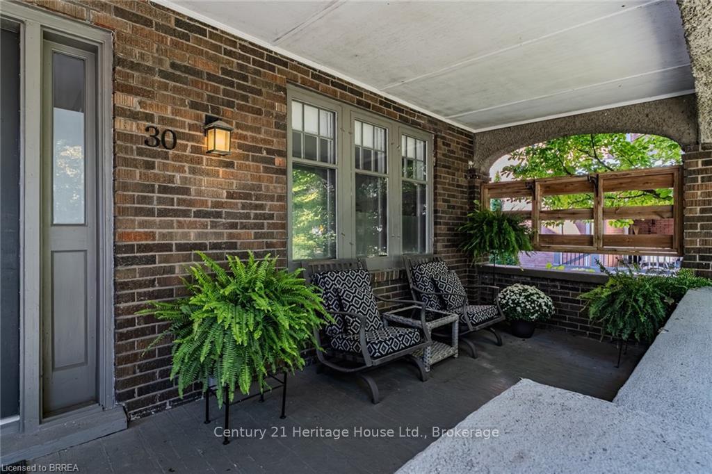 Photo 4 of 30 Banfield Street, Brant, Paris — HOMEH