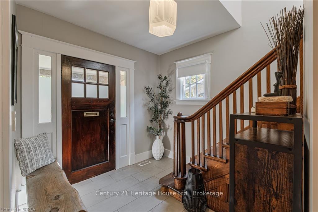 Photo 6 of 30 Banfield Street, Brant, Paris — HOMEH