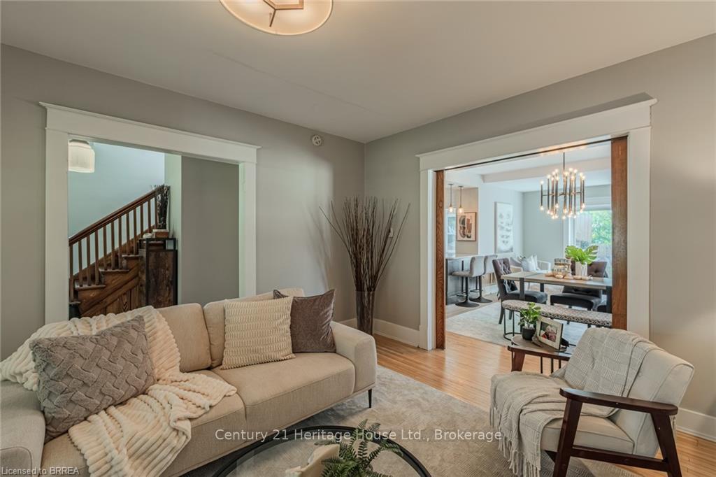 Photo 10 of 30 Banfield Street, Brant, Paris — HOMEH