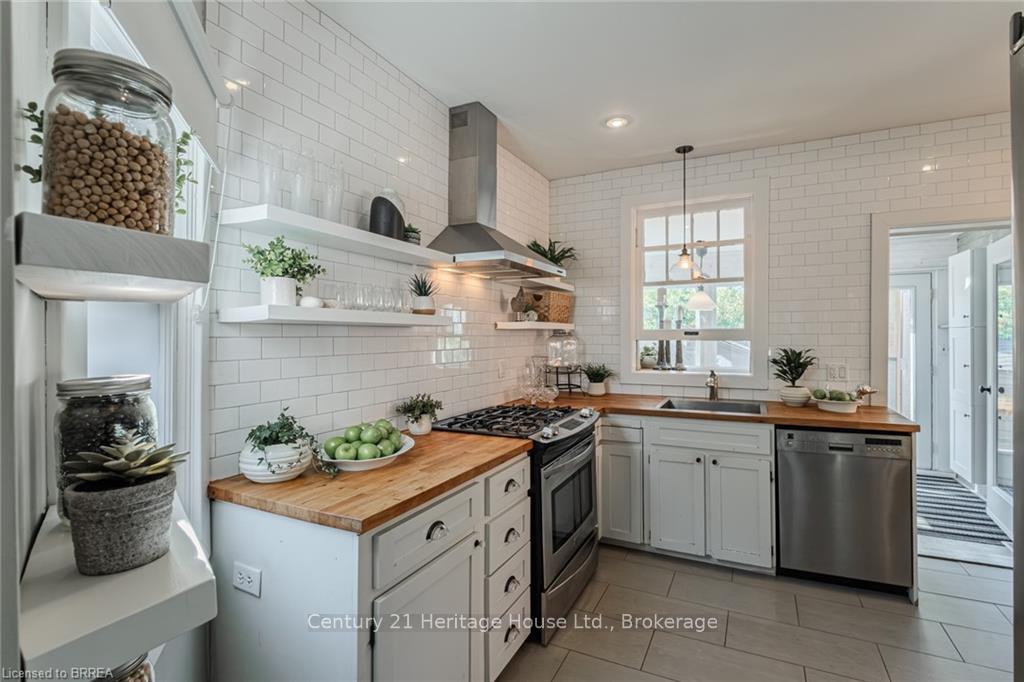 Photo 17 of 30 Banfield Street, Brant, Paris — HOMEH