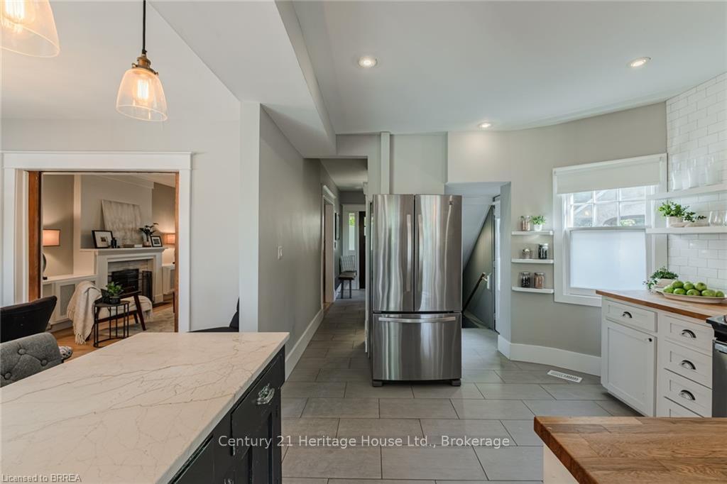 Photo 18 of 30 Banfield Street, Brant, Paris — HOMEH
