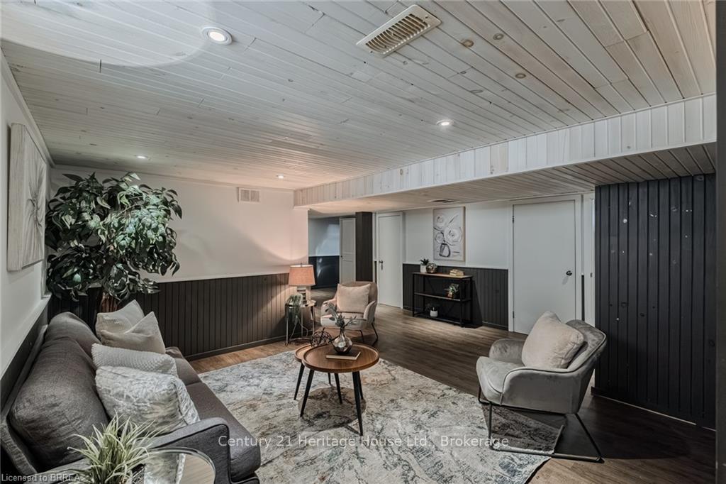 Photo 31 of 30 Banfield Street, Brant, Paris — HOMEH