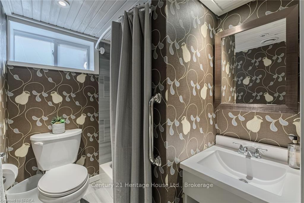 Photo 33 of 30 Banfield Street, Brant, Paris — HOMEH