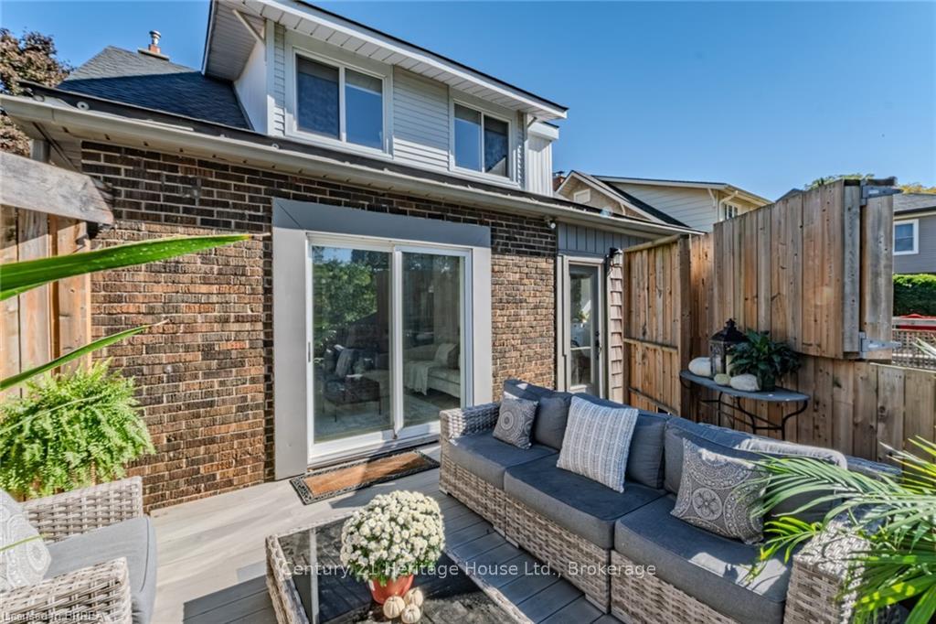 Photo 36 of 30 Banfield Street, Brant, Paris — HOMEH