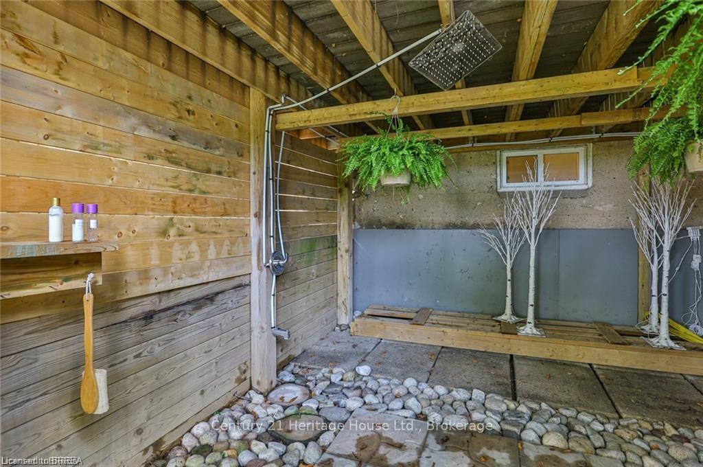 Photo 38 of 30 Banfield Street, Brant, Paris — HOMEH