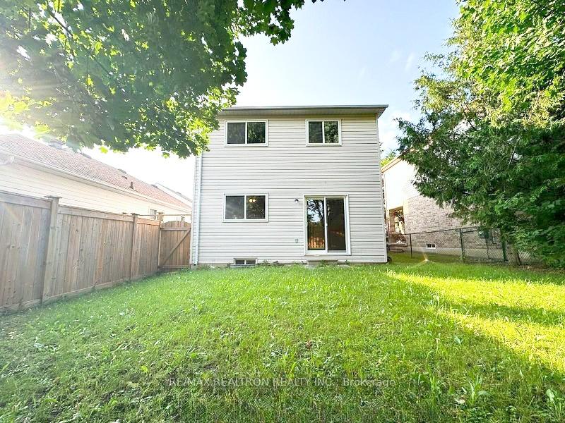 Photo 9 of 39 Copeman Crescent, Barrie, Painswick North — HOMEH