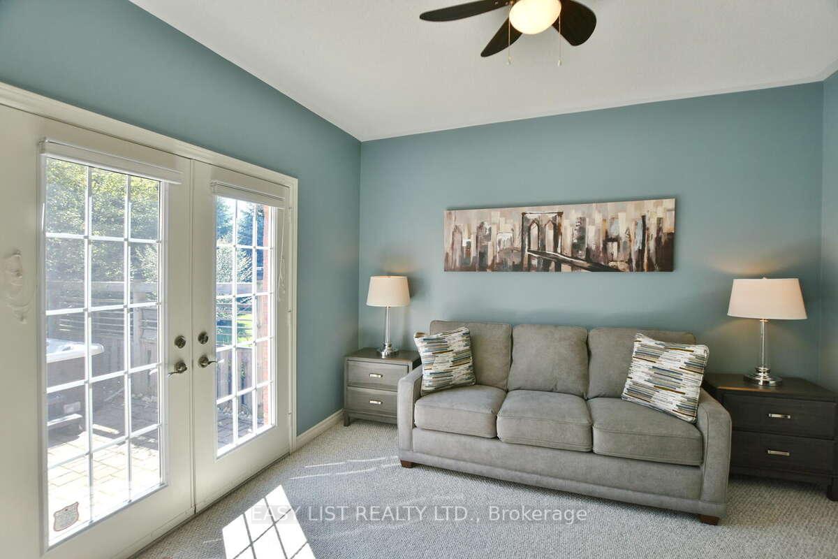 Photo 13 of 68 Kells Crescent, Collingwood — HOMEH