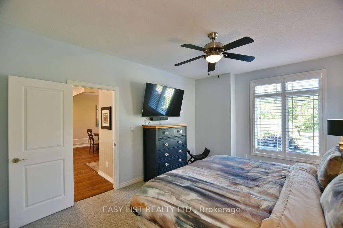 Photo 16 of 68 Kells Crescent, Collingwood — HOMEH