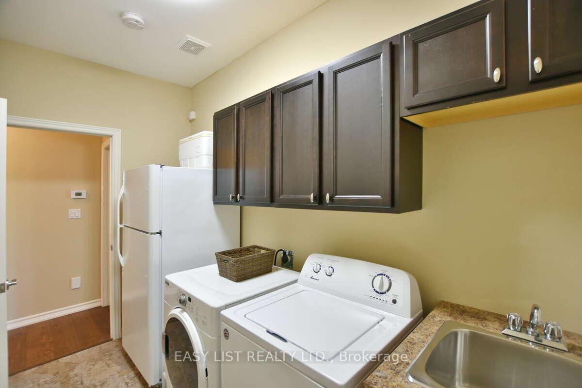 Photo 23 of 68 Kells Crescent, Collingwood — HOMEH