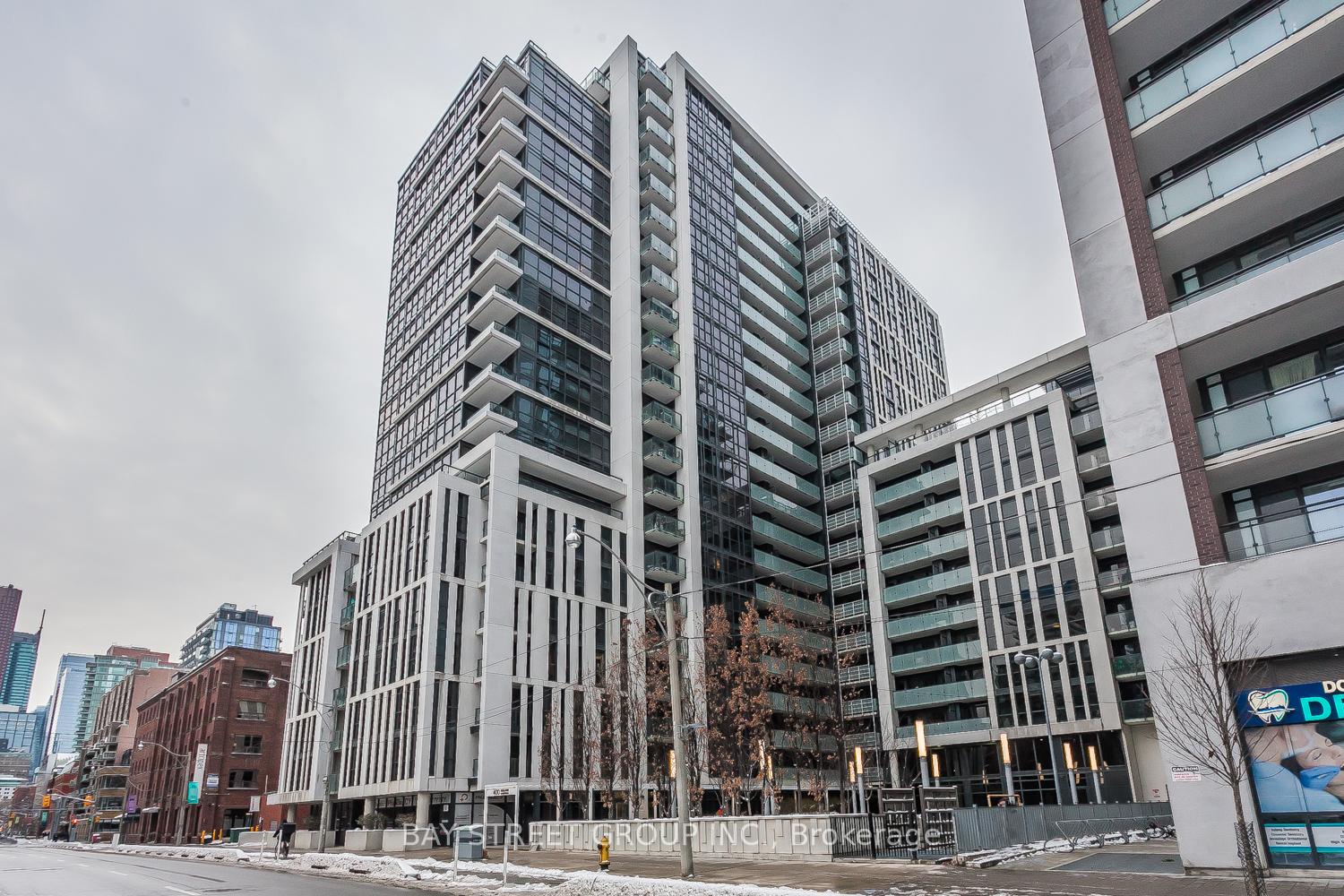 Front of Unit 1615, 400 Adelaide Street E