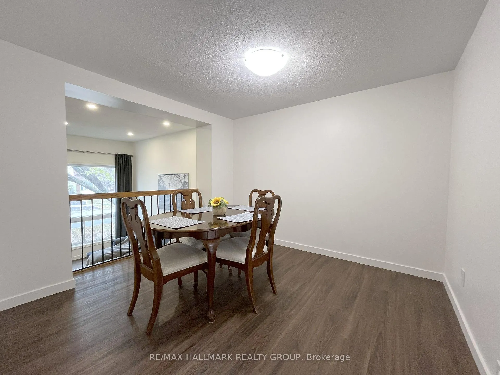 Photo 15 of Unit 11, 94 Esterlawn Private, Ottawa, McKellar Heights/Glabar Park — HOMEH