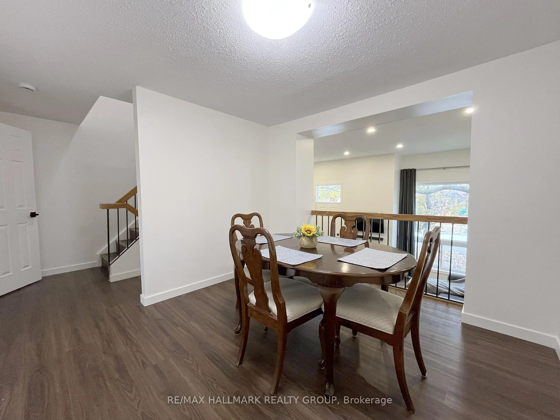 Photo 16 of Unit 11, 94 Esterlawn Private, Ottawa, McKellar Heights/Glabar Park — HOMEH