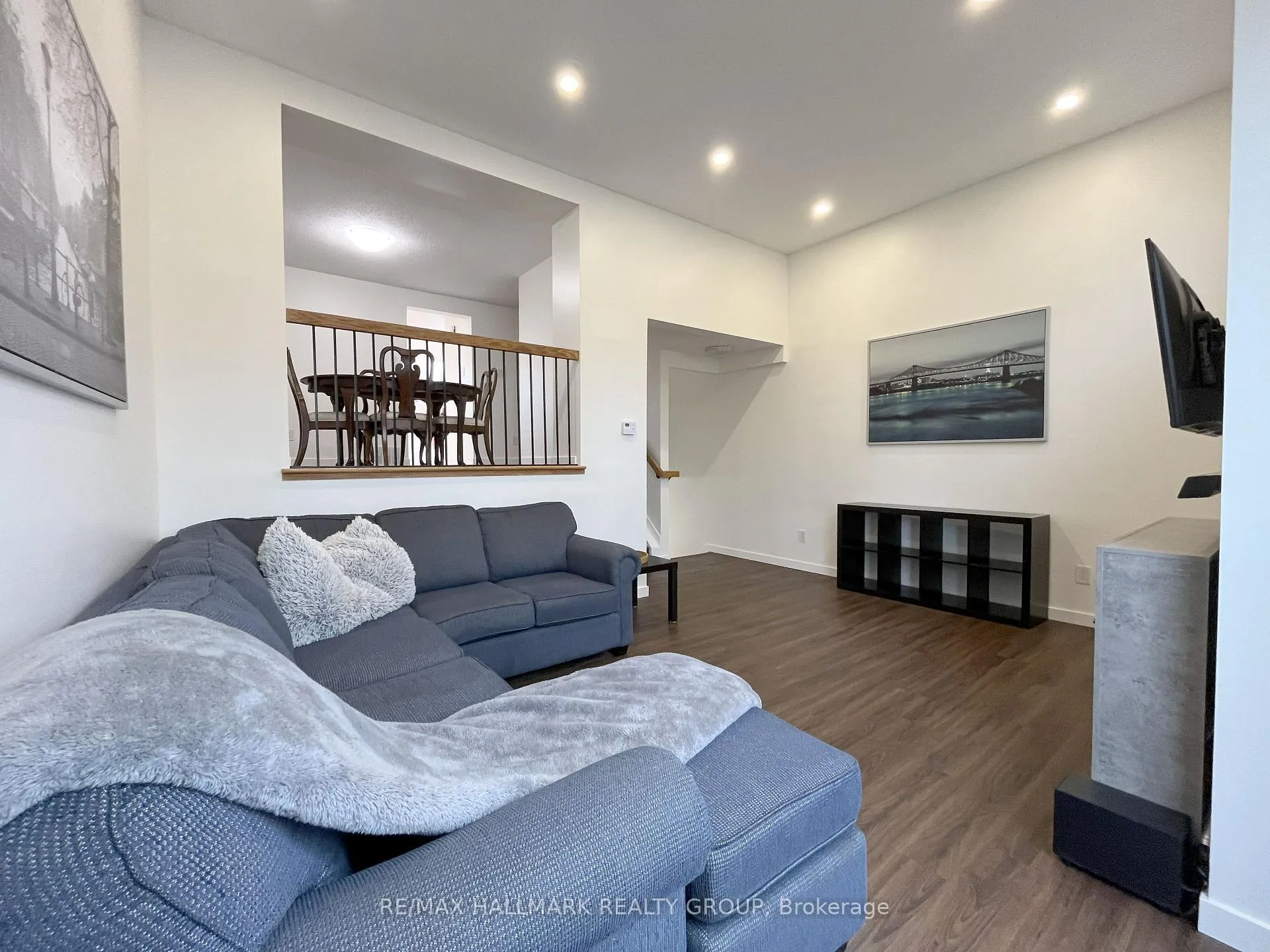 Photo 19 of Unit 11, 94 Esterlawn Private, Ottawa, McKellar Heights/Glabar Park — HOMEH