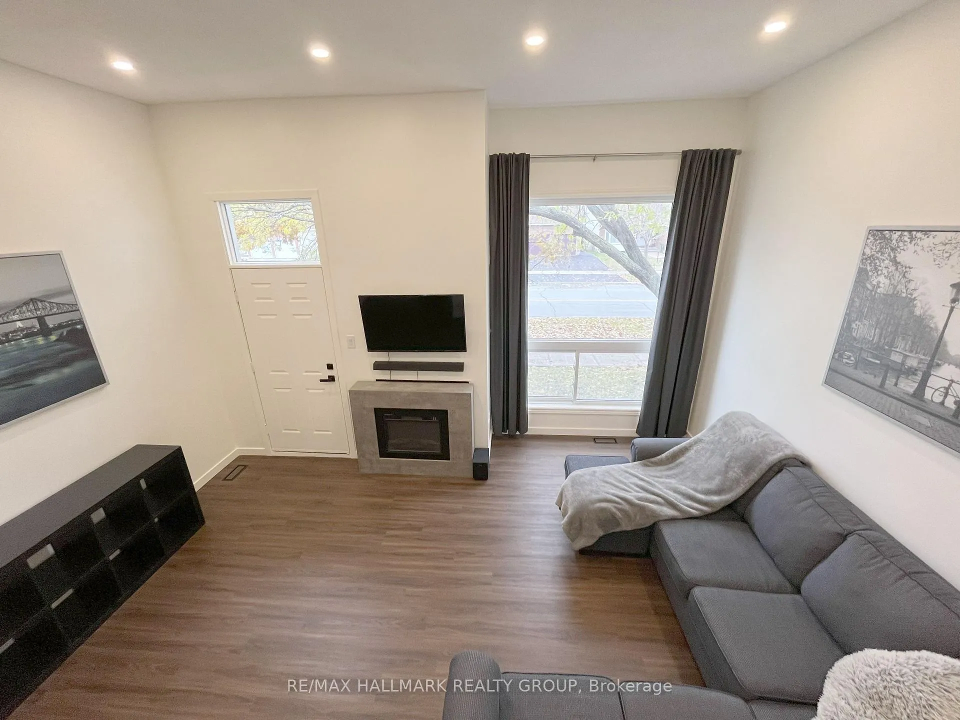 Photo 20 of Unit 11, 94 Esterlawn Private, Ottawa, McKellar Heights/Glabar Park — HOMEH