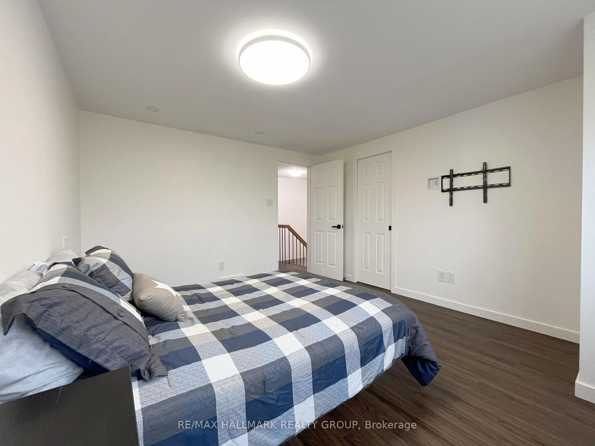 Photo 23 of Unit 11, 94 Esterlawn Private, Ottawa, McKellar Heights/Glabar Park — HOMEH