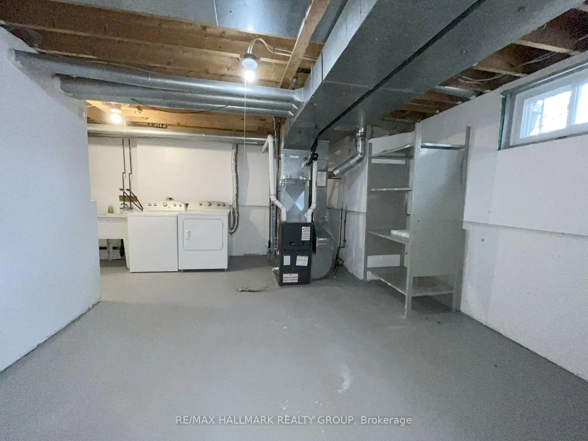 Photo 33 of Unit 11, 94 Esterlawn Private, Ottawa, McKellar Heights/Glabar Park — HOMEH