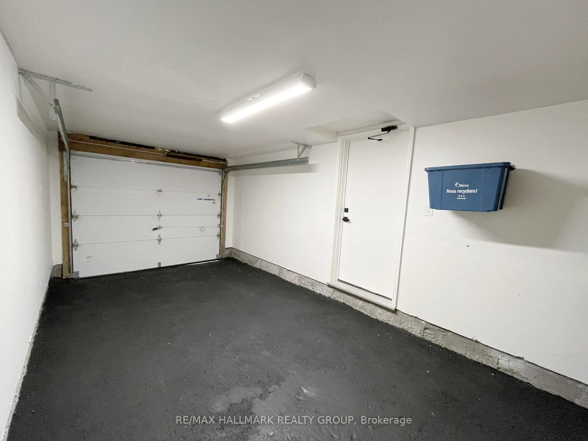 Photo 34 of Unit 11, 94 Esterlawn Private, Ottawa, McKellar Heights/Glabar Park — HOMEH