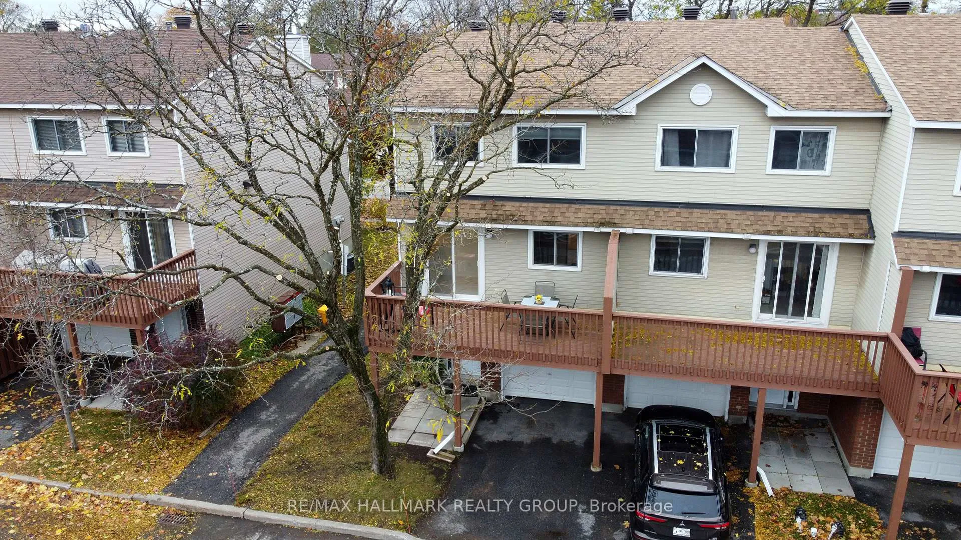 Photo 36 of Unit 11, 94 Esterlawn Private, Ottawa, McKellar Heights/Glabar Park — HOMEH