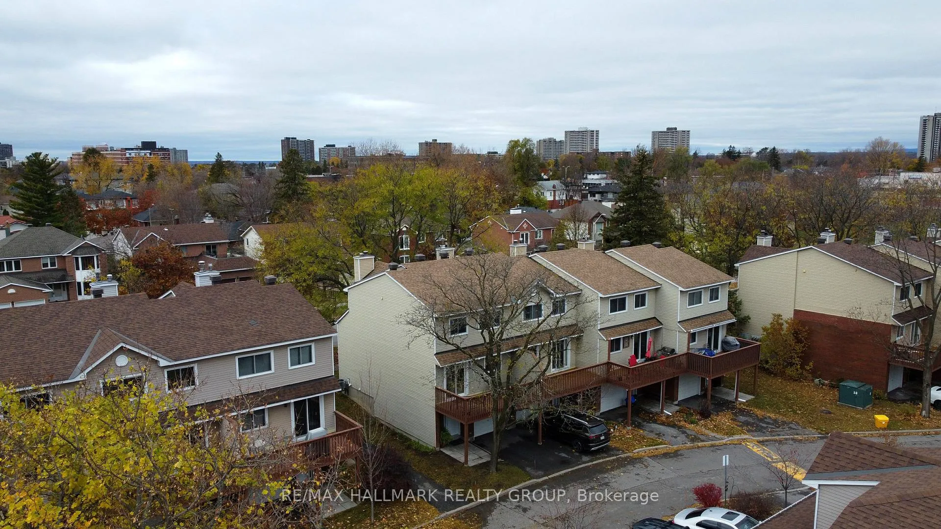 Photo 37 of Unit 11, 94 Esterlawn Private, Ottawa, McKellar Heights/Glabar Park — HOMEH