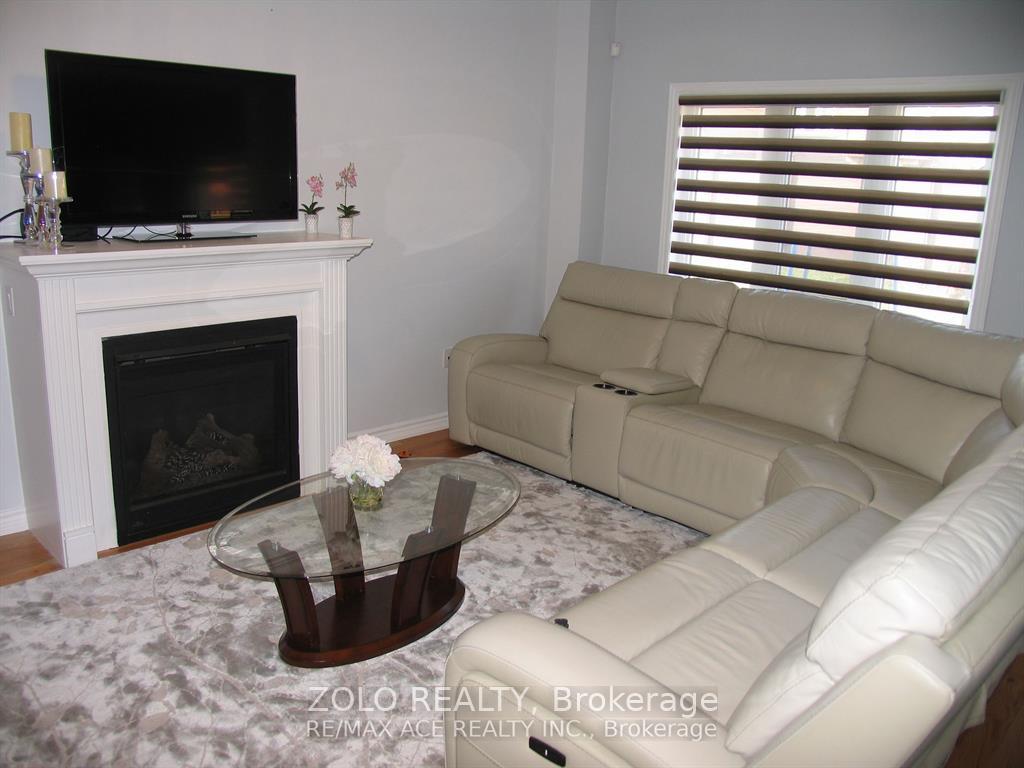 Photo 4 of 267 Lyle Drive, Clarington, Bowmanville — HOMEH