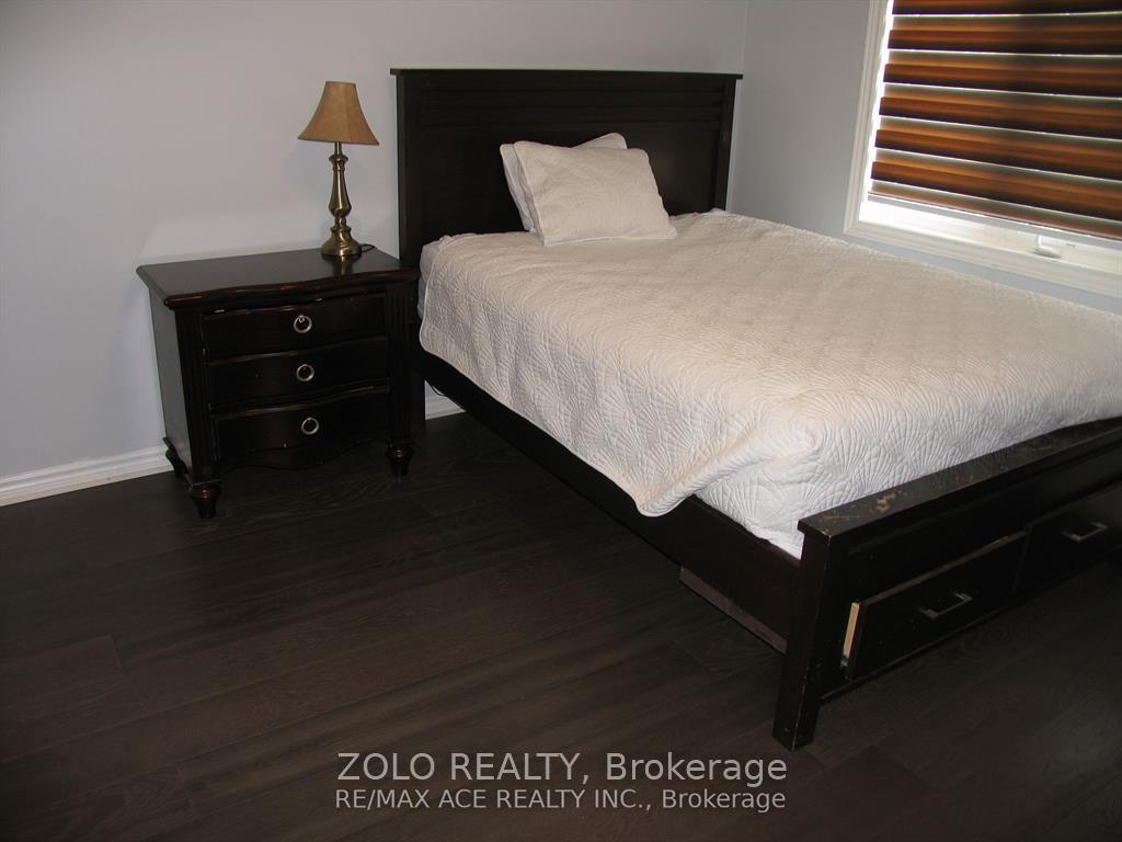 Photo 7 of 267 Lyle Drive, Clarington, Bowmanville — HOMEH
