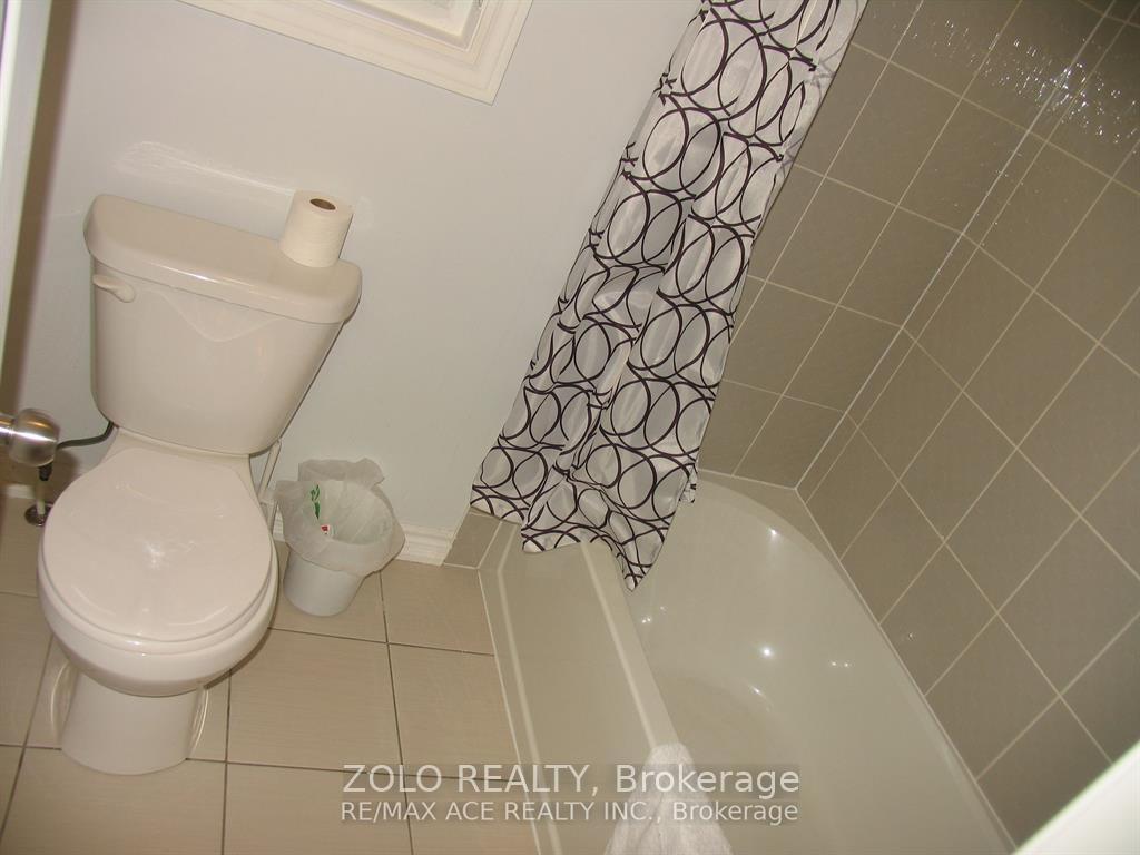 Photo 8 of 267 Lyle Drive, Clarington, Bowmanville — HOMEH